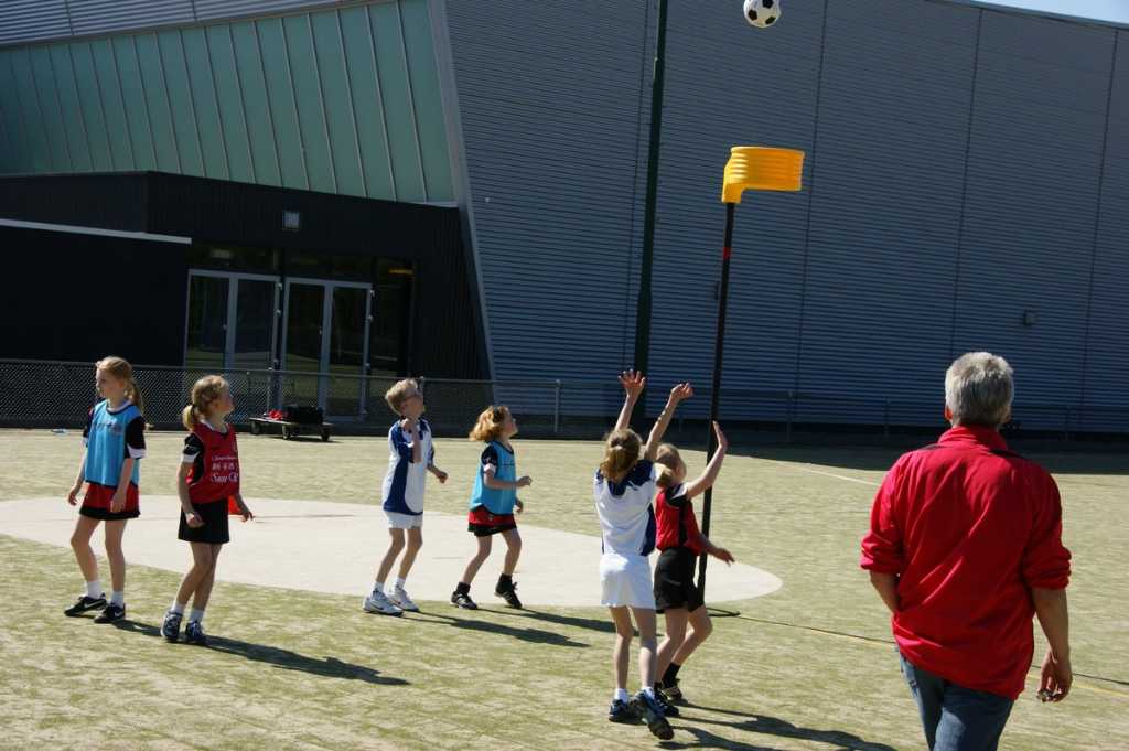 Korfbal E2  17 april 2010 -18.JPG